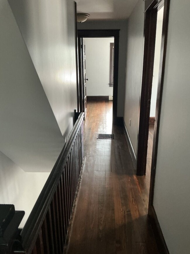 Building Photo - 3BR Single Family Rental  - Walk to Downto...
