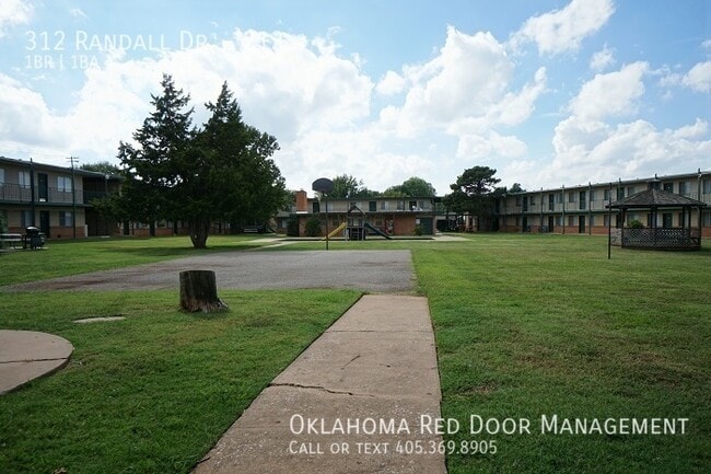 Building Photo - 312 Randall Dr