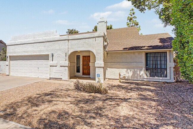 Building Photo - 4812 E Gary St