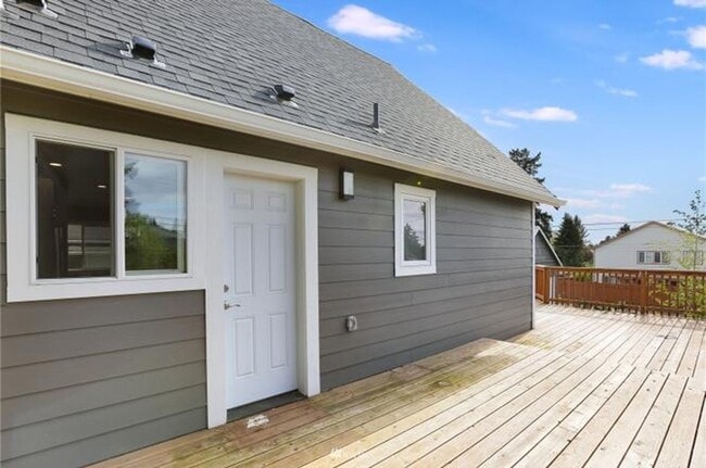 Building Photo - NOW AVAILABLE FOR RENT-4bd/2ba -8816 S Yakima Ave, Tacoma, WA 98444