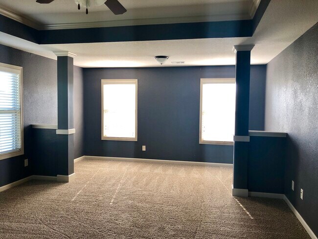 Building Photo - 303 Owens Rd