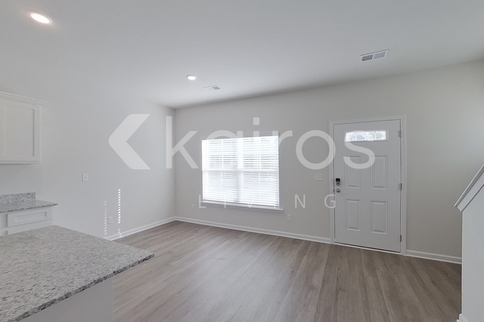 Building Photo - 2541 Banyon Cir