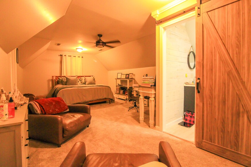 Building Photo - 511 Riverview Ct
