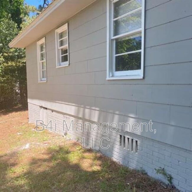 Building Photo - 112 Second Street Southwest