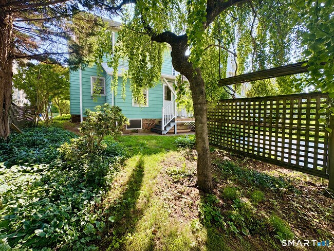 Building Photo - 23 Quintard Ave