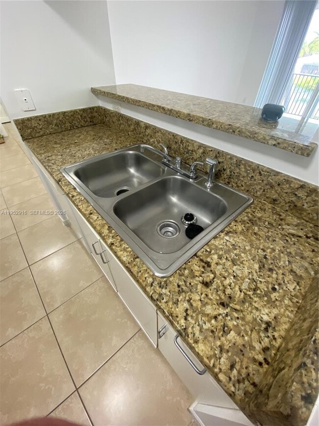 Building Photo - 4840 N State Rd 7