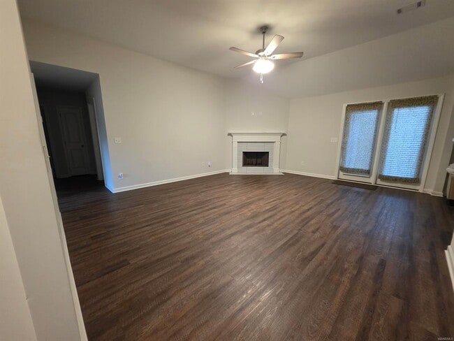 Building Photo - 745 Park Ln