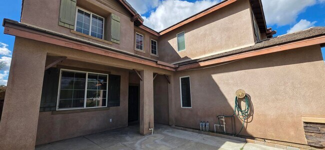 Primary Photo - Large 6bed 4bath San Jacinto Beauty!