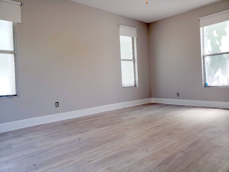 Building Photo - 1038 Oakley St