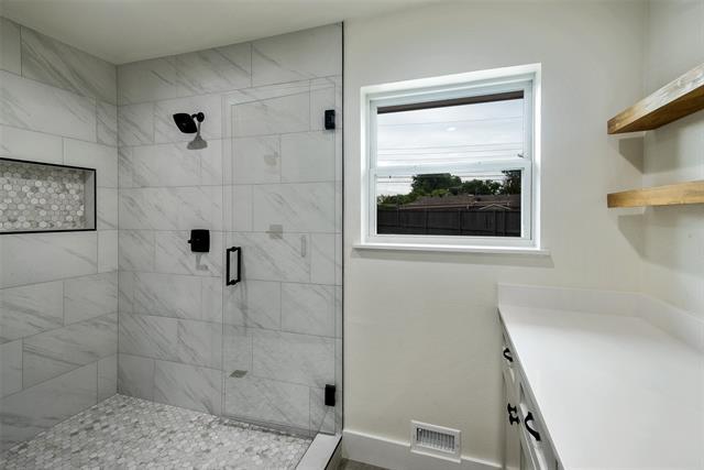 Building Photo - 13880 Far Hills Ln