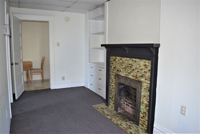 Building Photo - 402-apt1-4 Water St