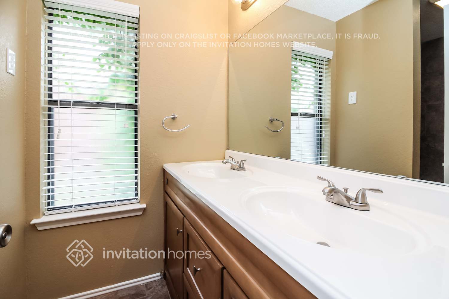 Building Photo - 2650 Fairmont Dr