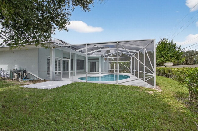 Building Photo - 8401 SE Ketch Ct