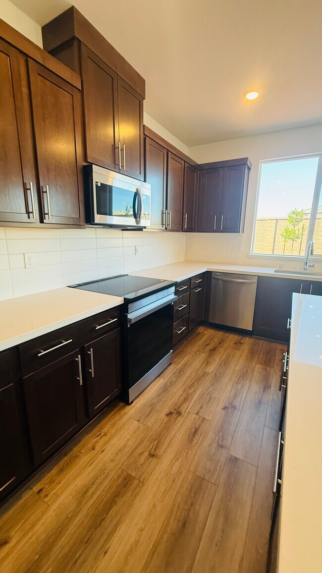 Building Photo - 2850 Talkeetna St