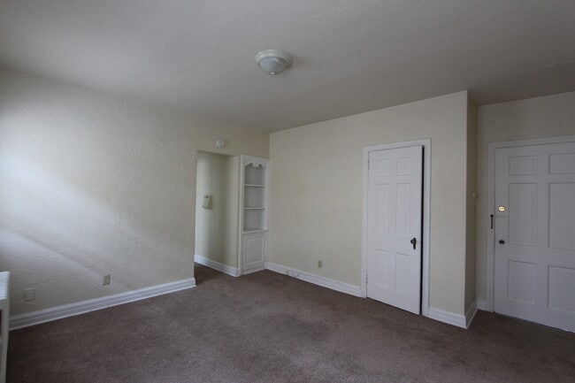 Building Photo - Abbey Woods Apartments