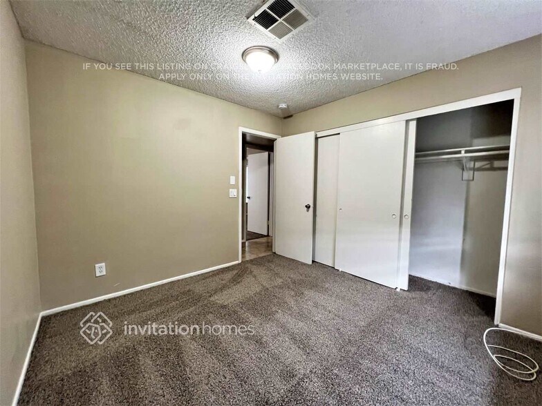 Building Photo - 4649 W Hubbell St