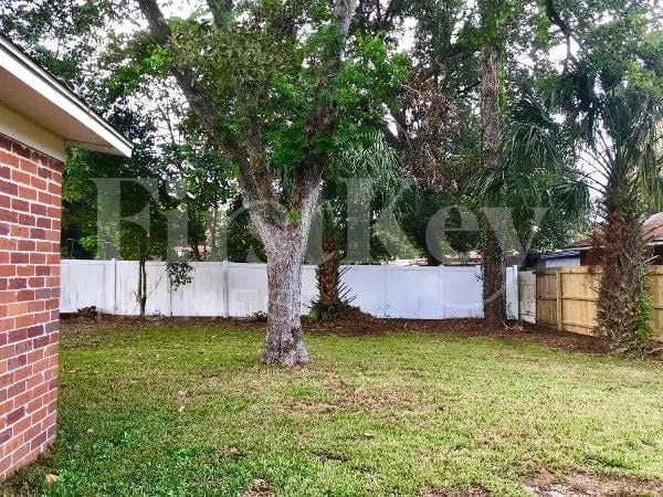 Building Photo - 6003 Holly Bay Dr