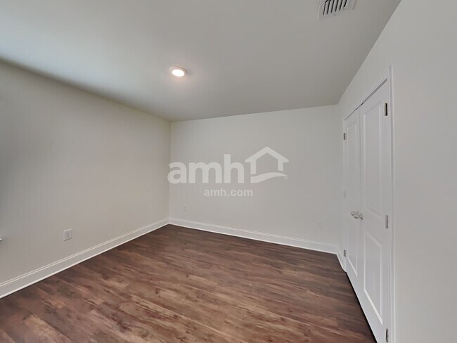 Building Photo - 580 Smt Vw Ln