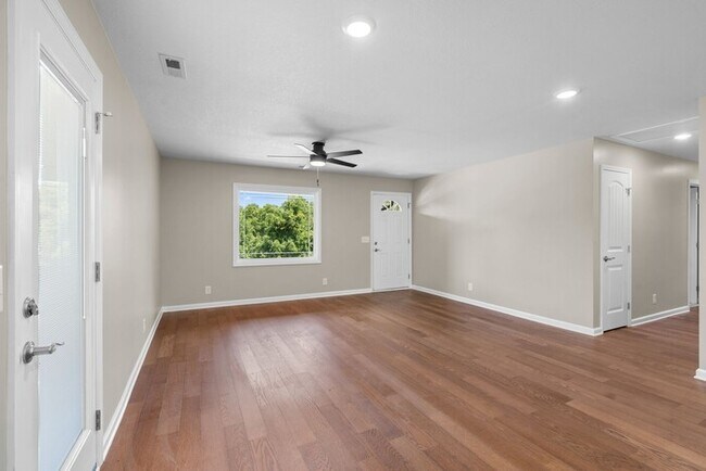 Building Photo - 3776 John Taylor Rd