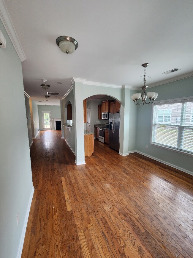 Primary Photo - 3639 White Wing Cir