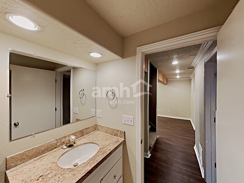 Building Photo - 11845 Curlew Cir