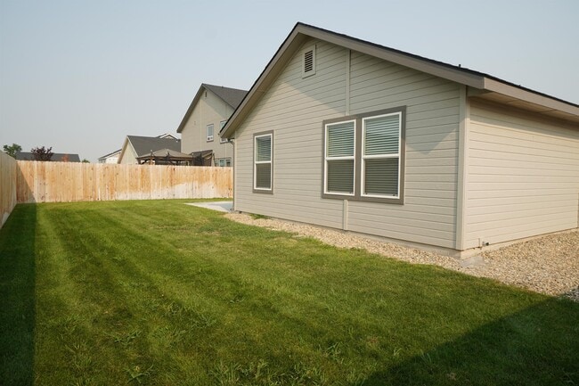 Building Photo - 1701 W Crystal Falls Ave