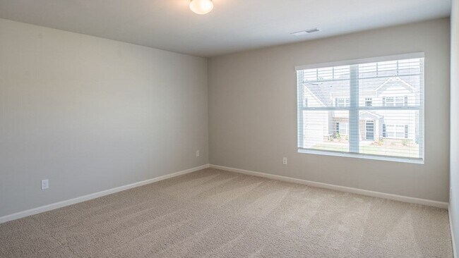 Building Photo - 308 Geranium St