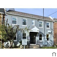 Building Photo - 1712 R St SE