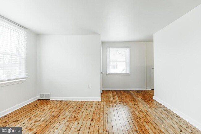 Building Photo - 431 Central Ave