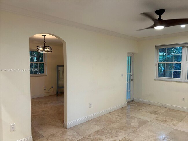 Building Photo - 641 Zamora Ave