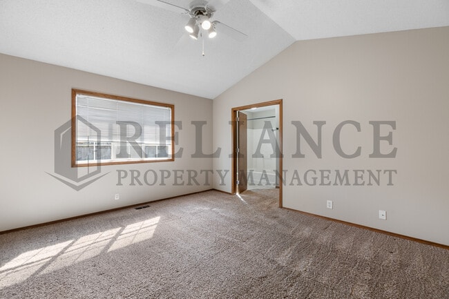 Building Photo - 3826 N Cranberry St
