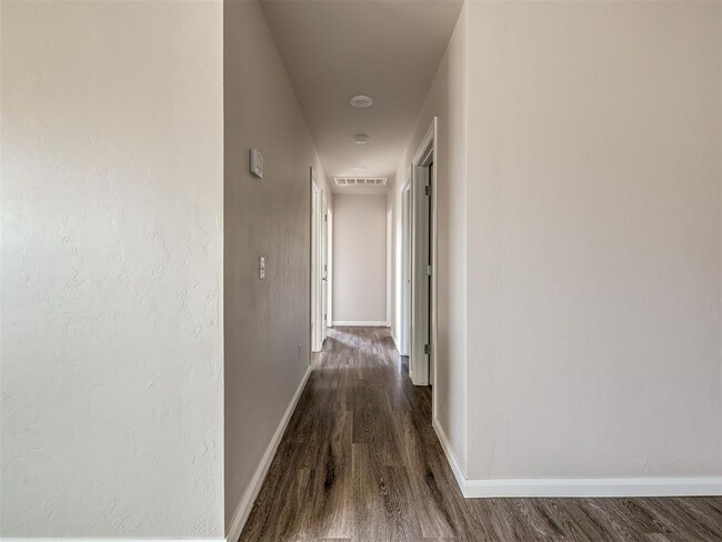 Building Photo - 1102 Ashton Ln