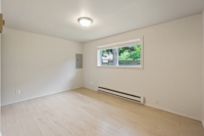 Building Photo - 8005 NE 143rd St