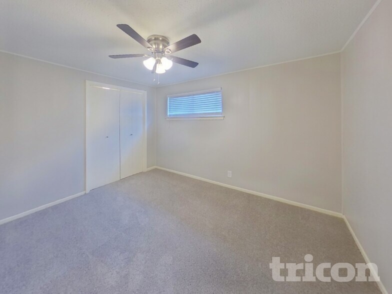 Building Photo - 1706 Crooks Ct