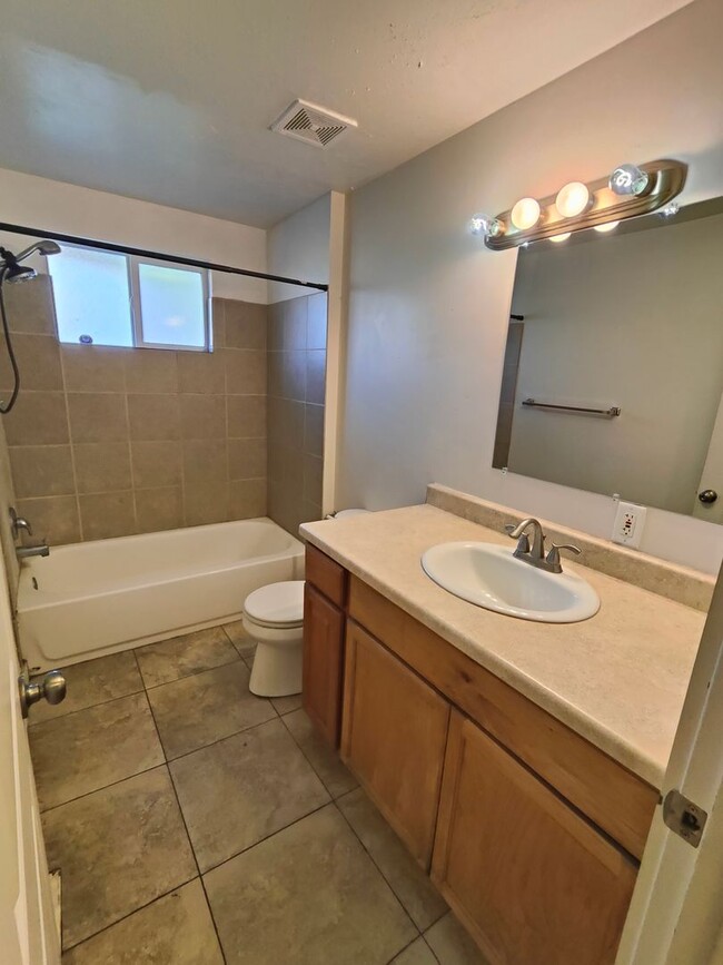 Building Photo - 784-794 S 450 W
