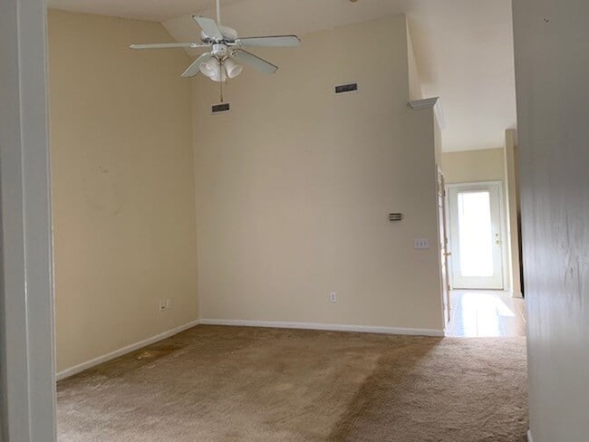 Building Photo - Home in Independence South