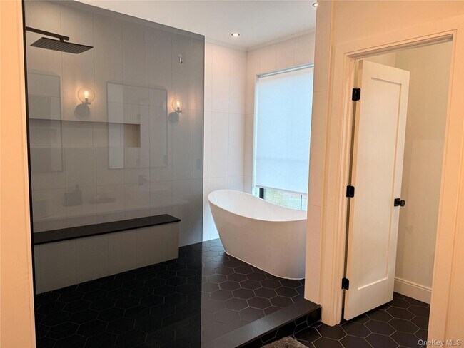 Building Photo - 6 Conifer Ct