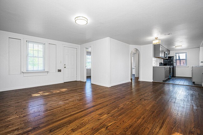 Building Photo - PARK VIEW!!  2 Bed - 1 bath in NW OKC!
