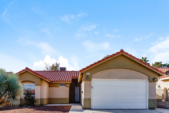 Building Photo - 633 Willowick Ave