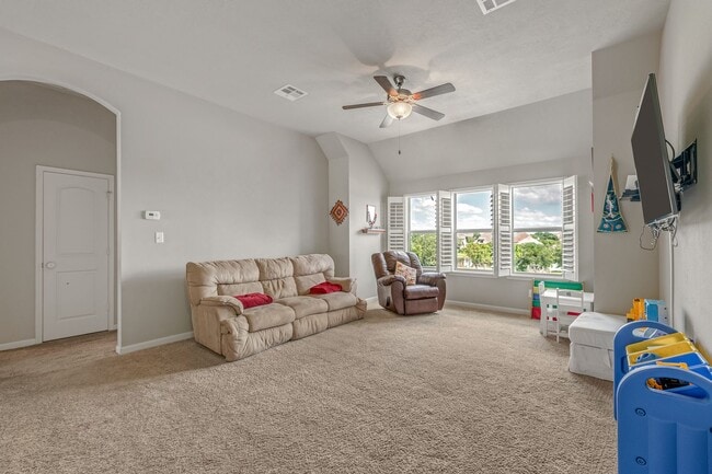 Building Photo - Available August 2026! 4/2.5 in highly desired Castlegate II