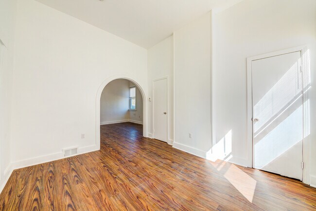 Building Photo - 21 Mt Oliver St