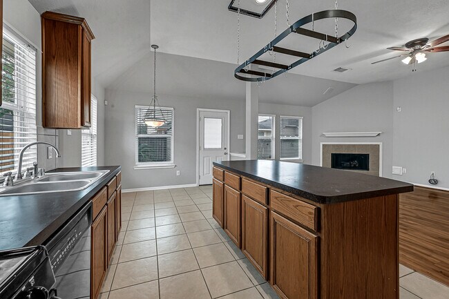 Building Photo - 16711 Moss Green Ct