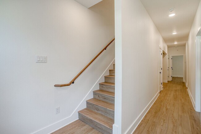 Building Photo - 2341 Benbrook Blvd