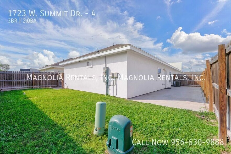 Building Photo - 1723 W Smt Dr