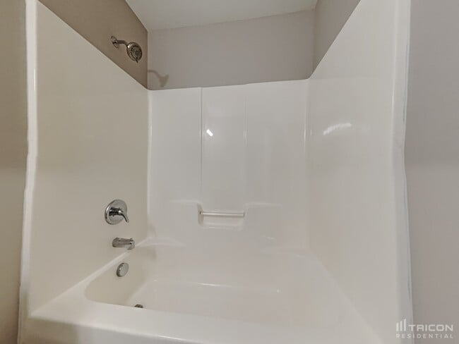 Building Photo - 409 Baneberry Ln
