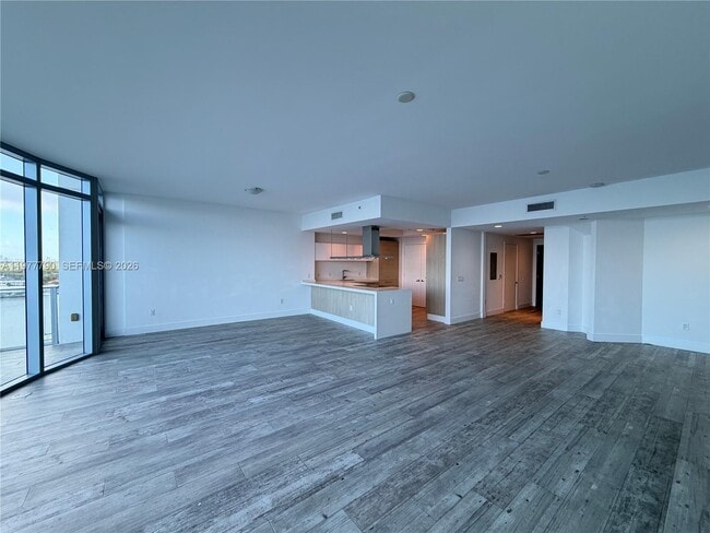 Building Photo - 17111 Biscayne Blvd