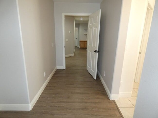 Building Photo - Spacious 4 Bedroom Home In Arborwalk