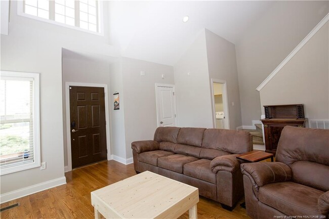 Building Photo - 133 Cypress Cir
