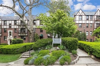Building Photo - 7 Greenridge Ave