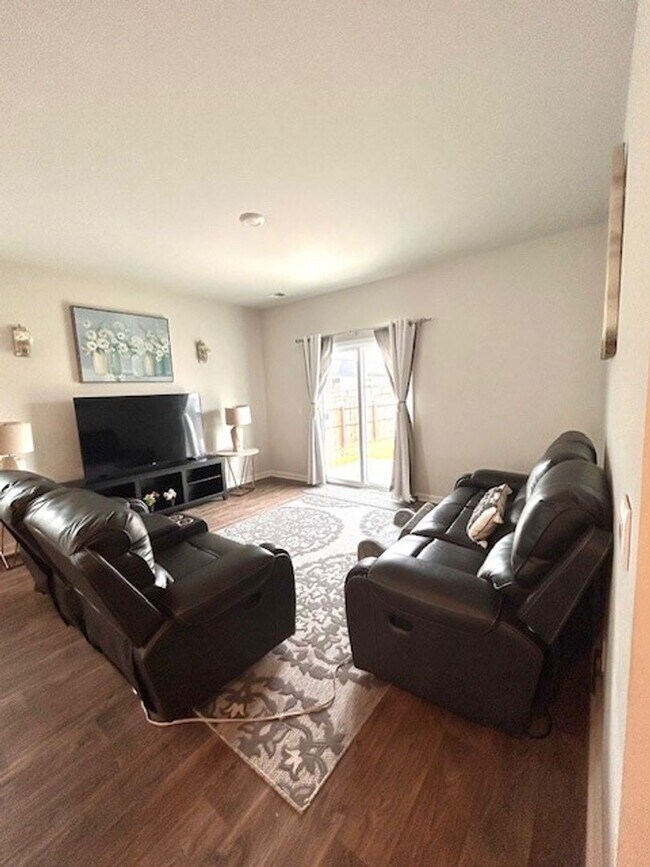 Building Photo - Spacious 5BR/3BA Home in Ladson, SC - Moth...